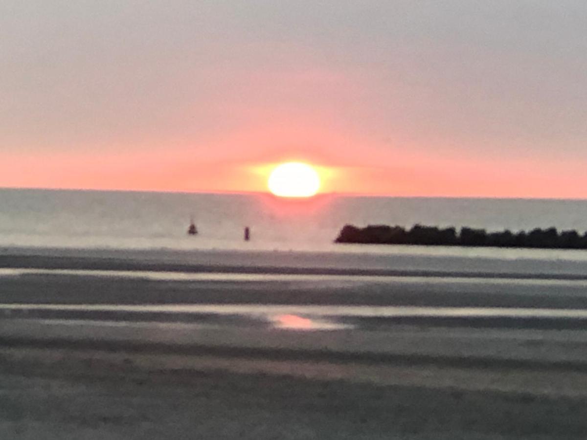 Appartement Sur La Plage De Malo Les Bains Vue Mer Dunkirk Bagian luar foto